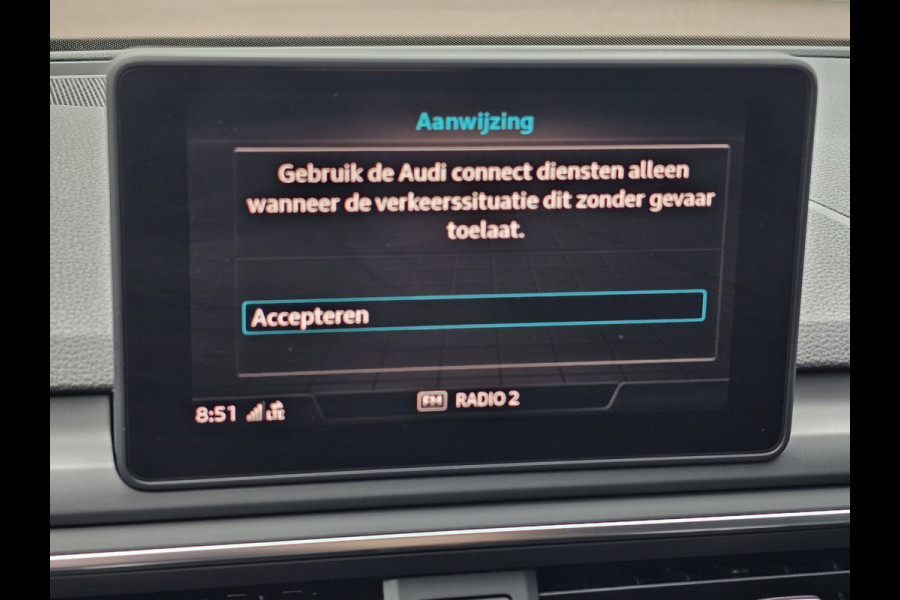 Audi A5 Sportback 35 TFSI Sport S-line edition | LED | Zwart optiek | Trekhaak | Sportstoelen | PDC | Keyless | Navi | Elek. achterklep | Afgevlakt stuur |