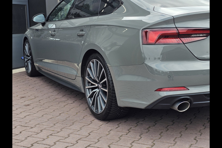 Audi A5 Sportback 35 TFSI Sport S-line edition | LED | Zwart optiek | Trekhaak | Sportstoelen | PDC | Keyless | Navi | Elek. achterklep | Afgevlakt stuur |