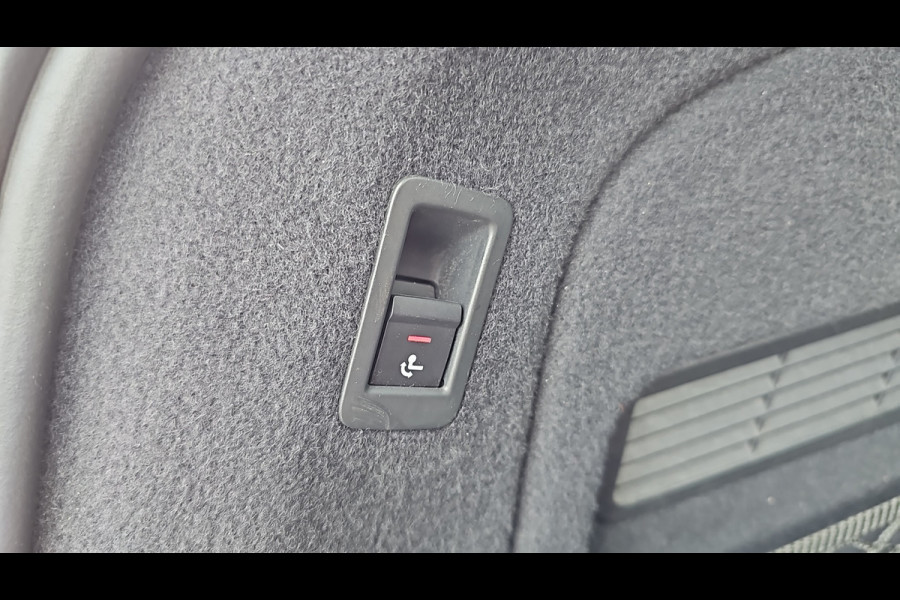Audi A5 Sportback 35 TFSI Sport S-line edition | LED | Zwart optiek | Trekhaak | Sportstoelen | PDC | Keyless | Navi | Elek. achterklep | Afgevlakt stuur |