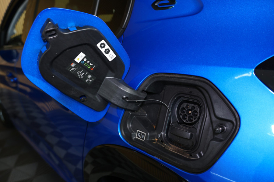 Peugeot e-208 EV Blue Lease Allure 50 kWh AVM VIRTUAL KEYLESS CLIMA CAMERA CRUISE PARK ASS BT"21
