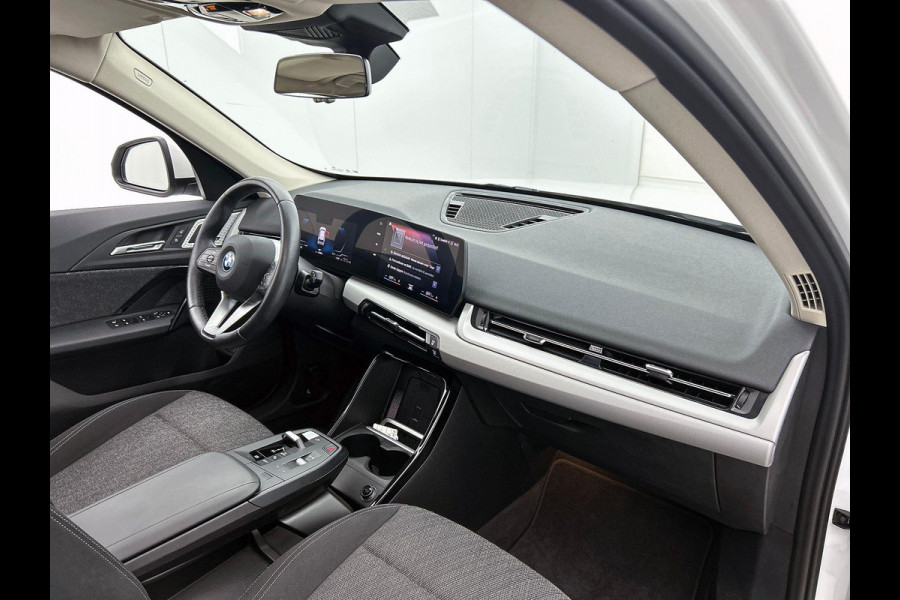 BMW X1 xDrive25e Plug-In Hybrid PANORAMADAK | EL. BED. STOEL | MASSAGE | AD-LED
