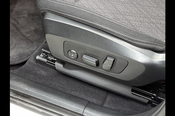BMW X1 xDrive25e Plug-In Hybrid PANORAMADAK | EL. BED. STOEL | MASSAGE | AD-LED