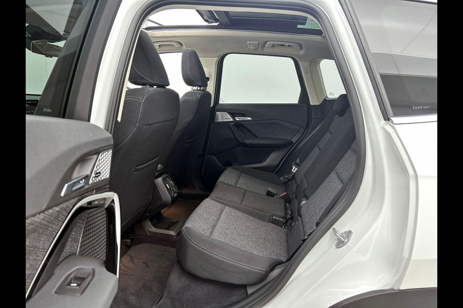 BMW X1 xDrive25e Plug-In Hybrid PANORAMADAK | EL. BED. STOEL | MASSAGE | AD-LED