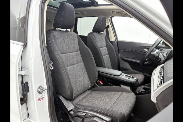 BMW X1 xDrive25e Plug-In Hybrid PANORAMADAK | EL. BED. STOEL | MASSAGE | AD-LED