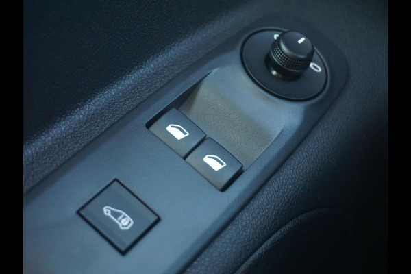 Peugeot e-Partner L1 50 kWh | 0% rente | camera | Apple Carplay/Android Auto  | laadruimtebetimmering | Comfort stoelen | rijklaarprijs