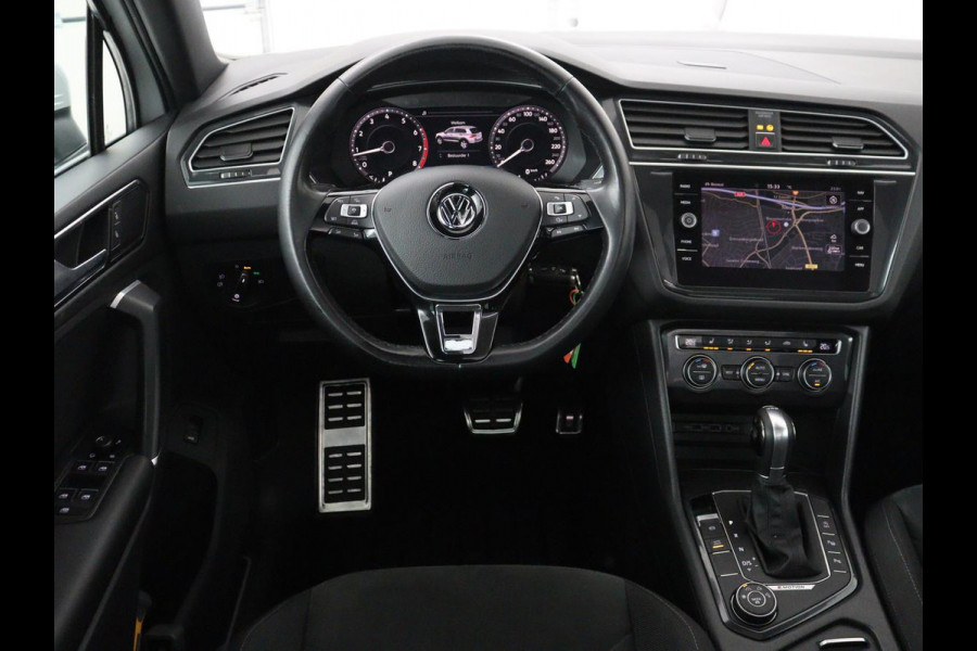 Volkswagen Tiguan 1.4 TSI 150PK Aut. 4Motion Highline Business R | R-Line | Pano | Navi | Virtual Display | Stoelverwarming | Camera | Trekhaak | Climate Control | DAB+ | Carplay