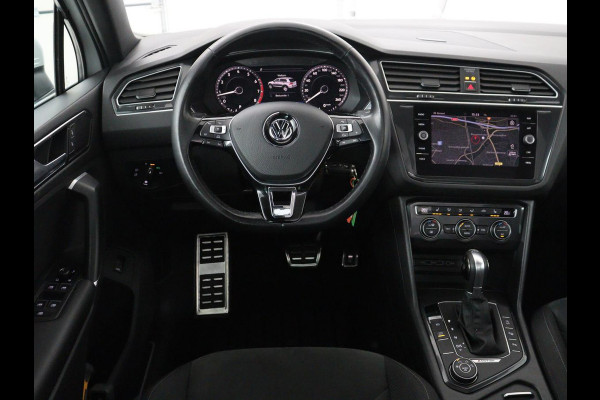 Volkswagen Tiguan 1.4 TSI 150PK Aut. 4Motion Highline Business R | R-Line | Pano | Navi | Virtual Display | Stoelverwarming | Camera | Trekhaak | Climate Control | DAB+ | Carplay