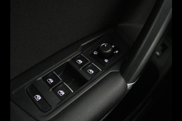 Volkswagen Tiguan 1.4 TSI 150PK Aut. 4Motion Highline Business R | R-Line | Pano | Navi | Virtual Display | Stoelverwarming | Camera | Trekhaak | Climate Control | DAB+ | Carplay
