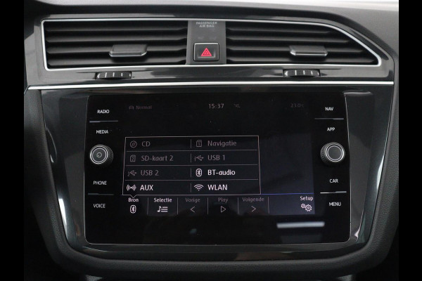 Volkswagen Tiguan 1.4 TSI 150PK Aut. 4Motion Highline Business R | R-Line | Pano | Navi | Virtual Display | Stoelverwarming | Camera | Trekhaak | Climate Control | DAB+ | Carplay