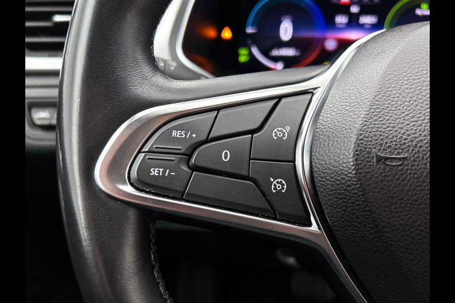 Renault Captur 1.6 E-Tech Plug-in Hybrid 160 Intens CAMERA | NAVI & CARPLAY | CRUISE