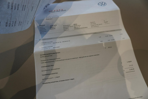 Volkswagen T-Roc 2.0 TSI 4Motion R *dealer onderhouden* + AKRAPOVIC / DCC / CAMERA / BEATS / ACC