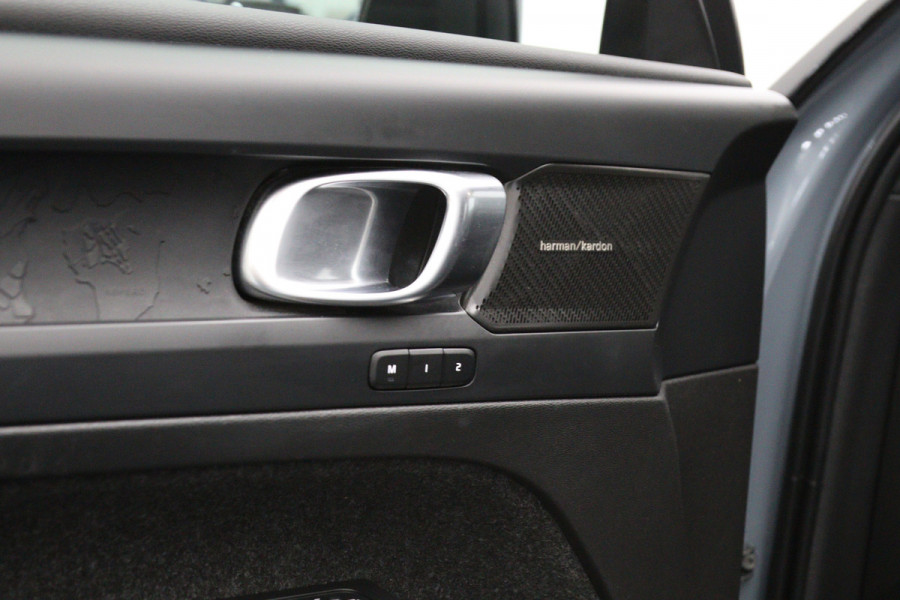 Volvo XC40 Recharge Twin Ultimate 82 kWh 408 PK, Trekhaak, Panoramadak, Harman/kardon, 360 Camera, 4X Stoelverwarming