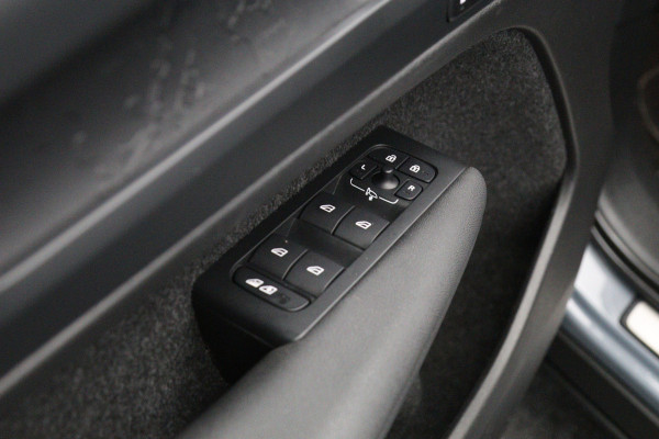 Volvo XC40 Recharge Twin Ultimate 82 kWh 408 PK, Trekhaak, Panoramadak, Harman/kardon, 360 Camera, 4X Stoelverwarming
