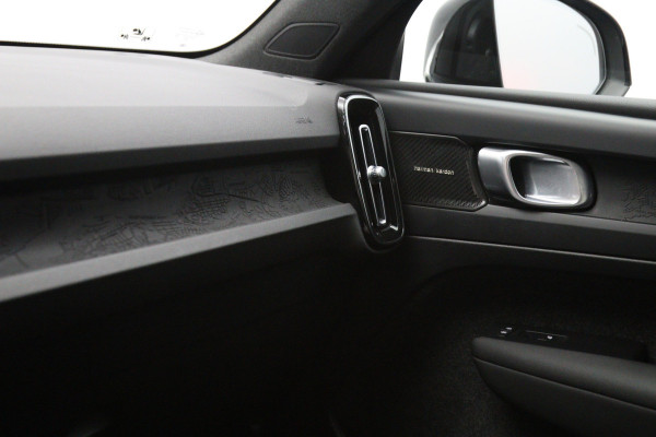 Volvo XC40 Recharge Twin Ultimate 82 kWh 408 PK, Trekhaak, Panoramadak, Harman/kardon, 360 Camera, 4X Stoelverwarming