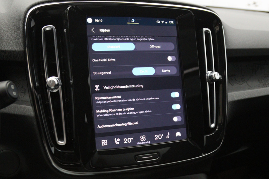 Volvo XC40 Recharge Twin Ultimate 82 kWh 408 PK, Trekhaak, Panoramadak, Harman/kardon, 360 Camera, 4X Stoelverwarming