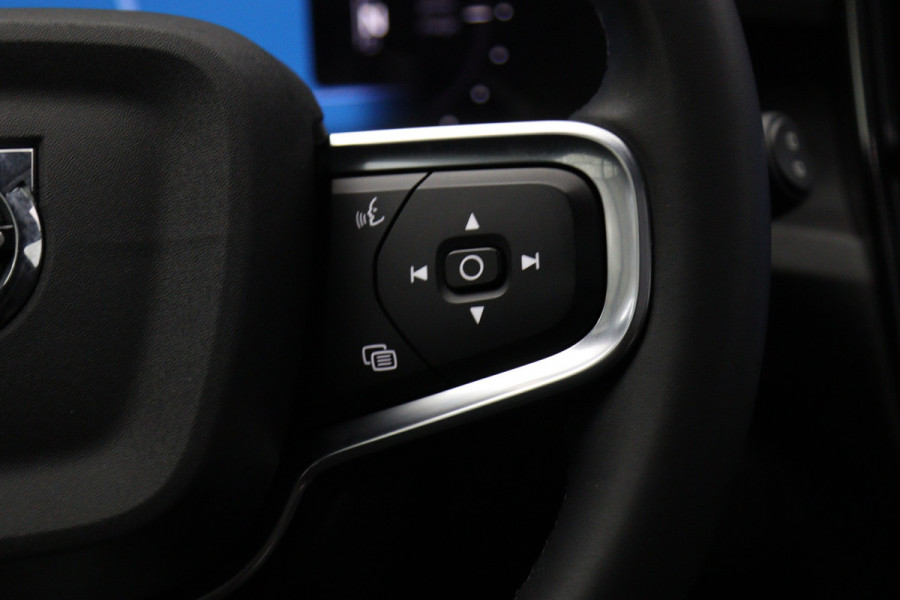 Volvo XC40 Recharge Twin Ultimate 82 kWh 408 PK, Trekhaak, Panoramadak, Harman/kardon, 360 Camera, 4X Stoelverwarming