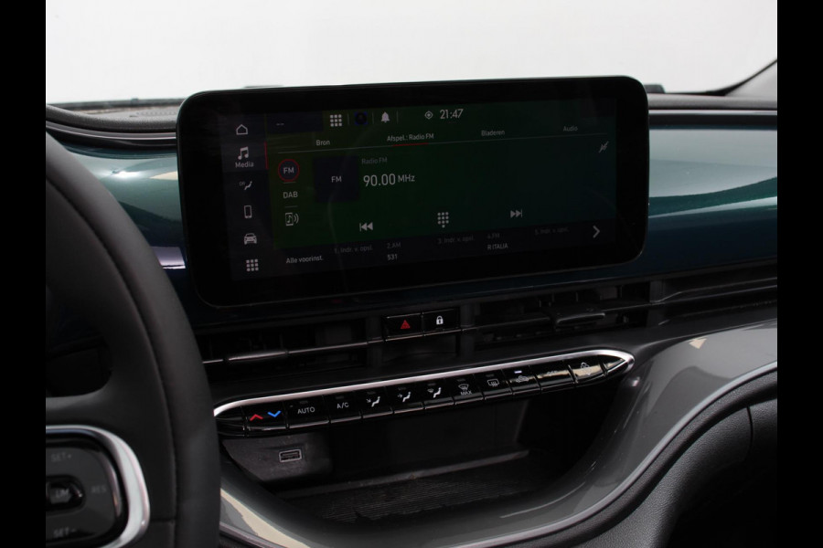 Fiat 500E Berline 42 kWh Automaat Climate control Cruise control Achteruitrijcamera Led Navigatie Apple Carplay/ Android Auto Lichtmetalen velgen Stoelverwarming