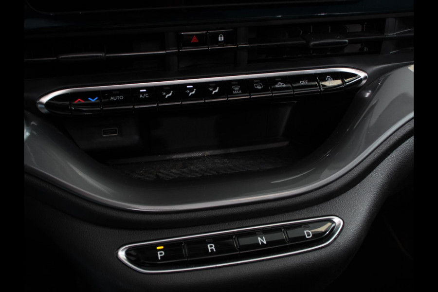 Fiat 500E Berline 42 kWh Automaat Climate control Cruise control Achteruitrijcamera Led Navigatie Apple Carplay/ Android Auto Lichtmetalen velgen Stoelverwarming
