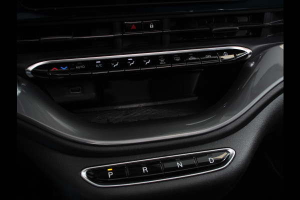 Fiat 500E Berline 42 kWh Automaat Climate control Cruise control Achteruitrijcamera Led Navigatie Apple Carplay/ Android Auto Lichtmetalen velgen Stoelverwarming