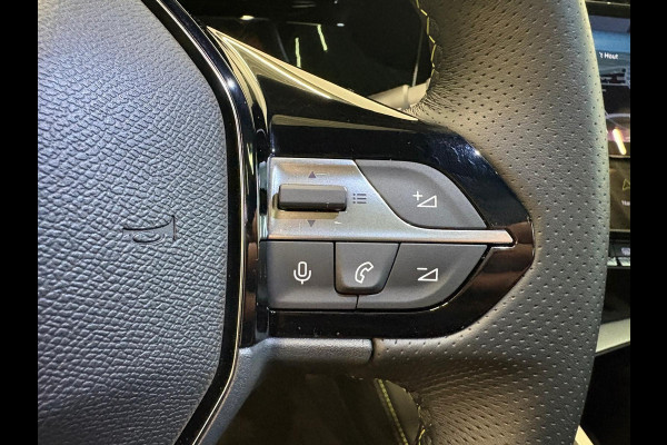 Peugeot 308 1.6 Plug-in Hybrid 180 GT Panoramadak Navigatie Apple Carplay Android Auto Camera Parkeersensoren Adaptive Cruise Control Full LED 18" LM Velgen Ambiente verlichting