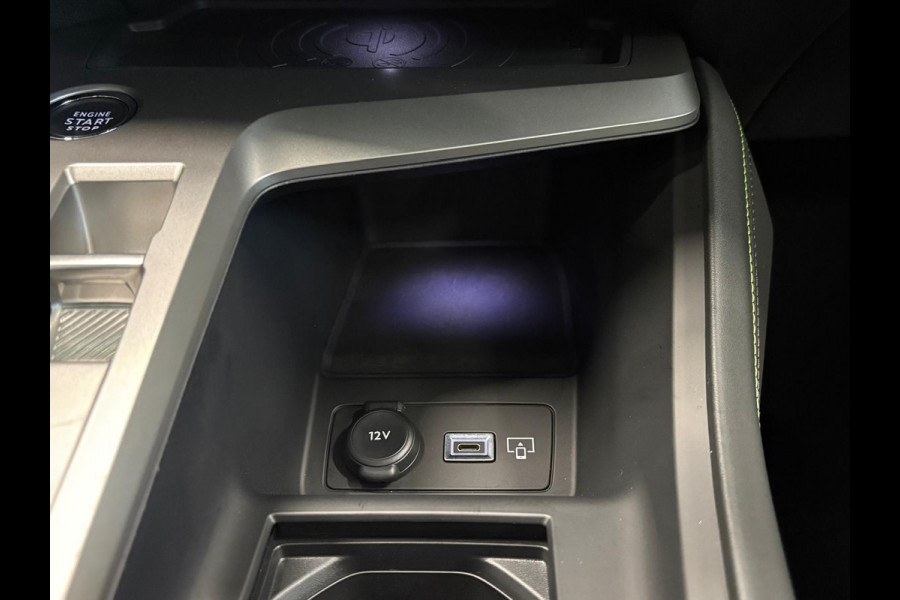 Peugeot 308 1.6 Plug-in Hybrid 180 GT Panoramadak Navigatie Apple Carplay Android Auto Camera Parkeersensoren Adaptive Cruise Control Full LED 18" LM Velgen Ambiente verlichting
