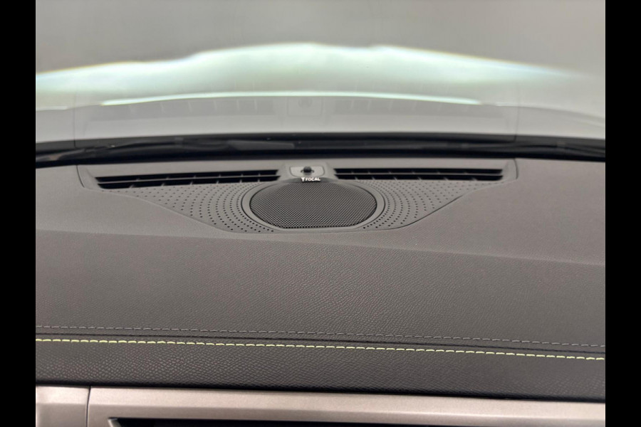 Peugeot 308 1.6 Plug-in Hybrid 180 GT Panoramadak Navigatie Apple Carplay Android Auto Camera Parkeersensoren Adaptive Cruise Control Full LED 18" LM Velgen Ambiente verlichting