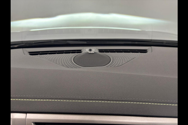 Peugeot 308 1.6 Plug-in Hybrid 180 GT Panoramadak Navigatie Apple Carplay Android Auto Camera Parkeersensoren Adaptive Cruise Control Full LED 18" LM Velgen Ambiente verlichting