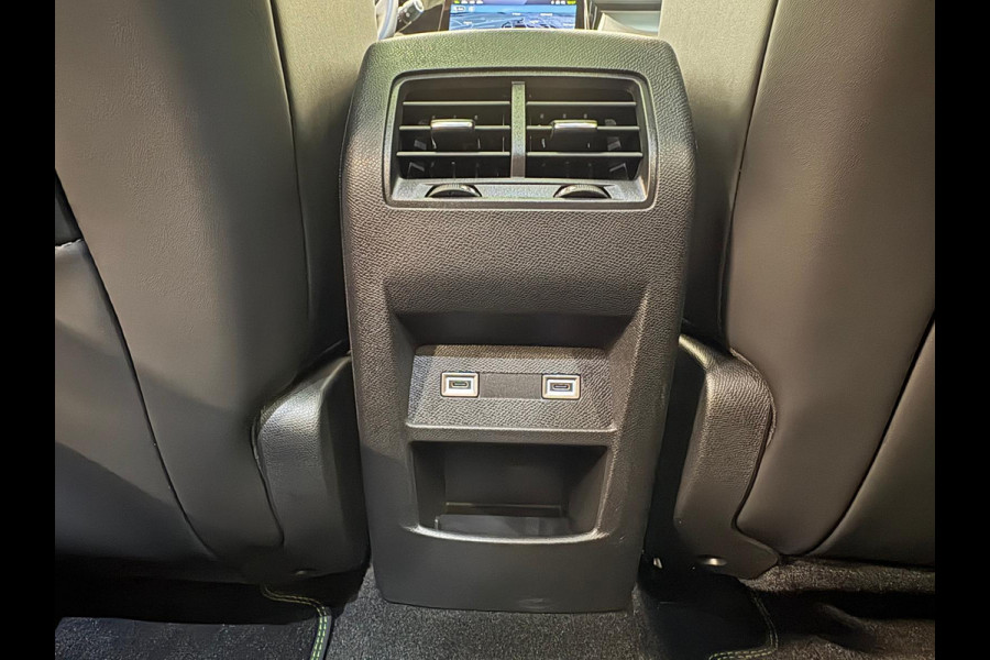 Peugeot 308 1.6 Plug-in Hybrid 180 GT Panoramadak Navigatie Apple Carplay Android Auto Camera Parkeersensoren Adaptive Cruise Control Full LED 18" LM Velgen Ambiente verlichting