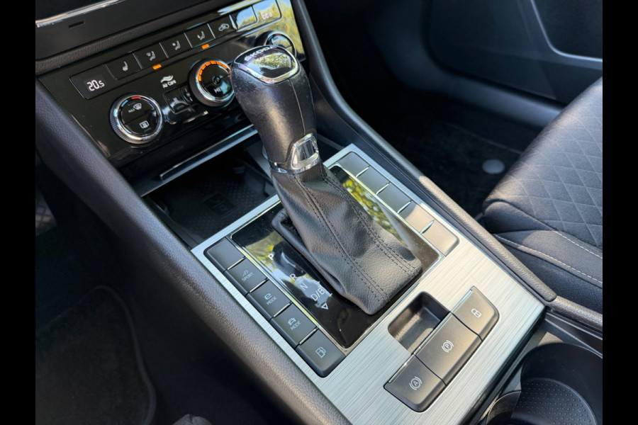 Škoda Superb Combi 1.4 TSI iV AUTOMAAT Business Edition Sport, digitaal cockpit, electrisch bedienbare trekhaak