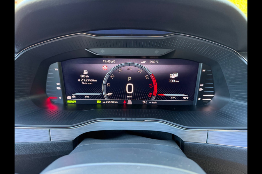 Škoda Superb Combi 1.4 TSI iV AUTOMAAT Business Edition Sport, digitaal cockpit, electrisch bedienbare trekhaak