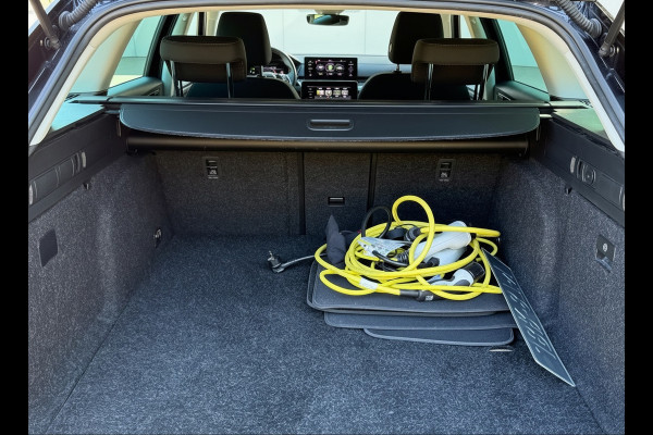 Škoda Superb Combi 1.4 TSI iV AUTOMAAT Business Edition Sport, digitaal cockpit, electrisch bedienbare trekhaak