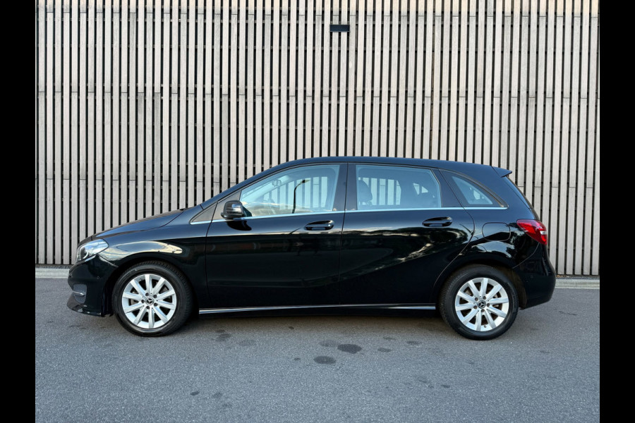 Mercedes-Benz B-Klasse 180 Ambition Leer / Led / Automaat