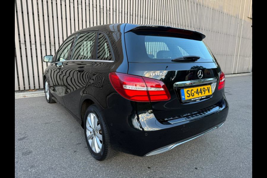Mercedes-Benz B-Klasse 180 Ambition Leer / Led / Automaat