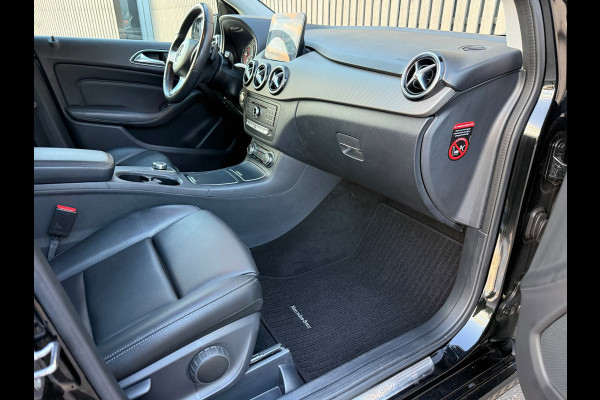 Mercedes-Benz B-Klasse 180 Ambition Leer / Led / Automaat