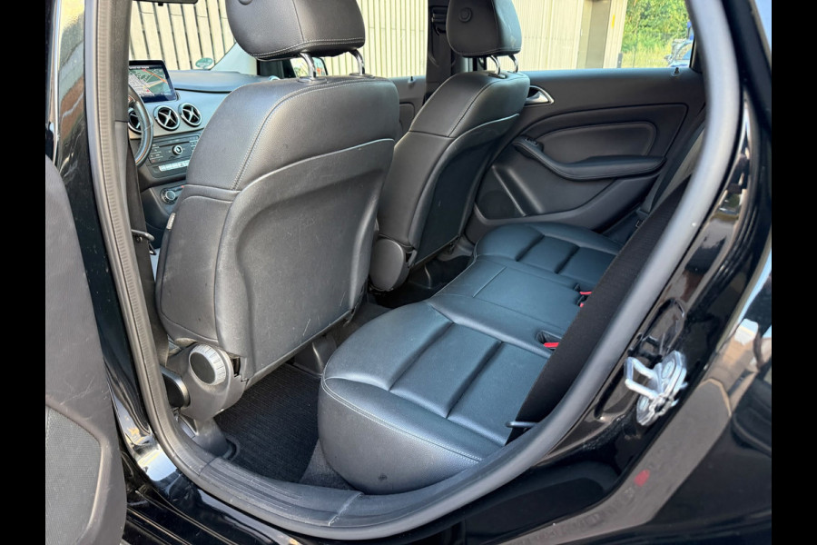 Mercedes-Benz B-Klasse 180 Ambition Leer / Led / Automaat