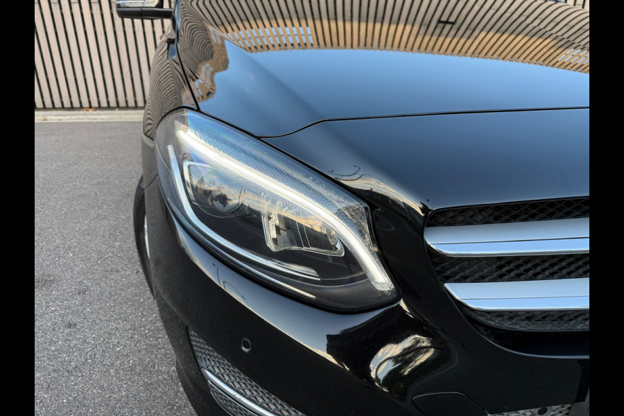 Mercedes-Benz B-Klasse 180 Ambition Leer / Led / Automaat