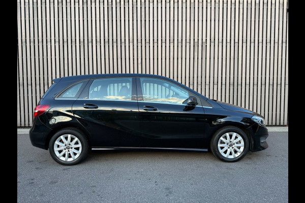 Mercedes-Benz B-Klasse 180 Ambition Leer / Led / Automaat