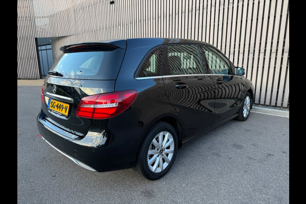 Mercedes-Benz B-Klasse 180 Ambition Leer / Led / Automaat