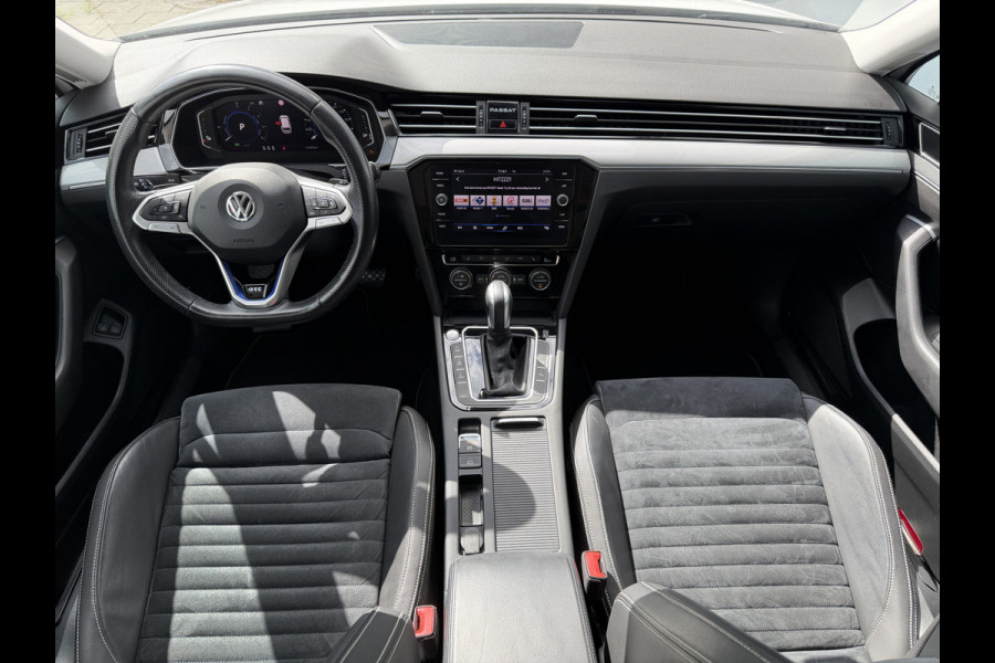 Volkswagen Passat Variant BWJ 2021 | 1.4TSI 218PK PHEV GTE Business AUTOMAAT | LEDER/ALCANTARA | CLIMA | NAVI | SPORTSTOELEN | CAMERA A | STOELVERW | 17'' LMV |