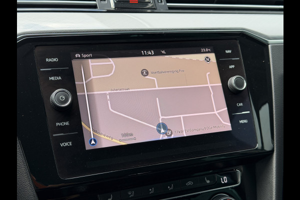Volkswagen Passat Variant BWJ 2021 | 1.4TSI 218PK PHEV GTE Business AUTOMAAT | LEDER/ALCANTARA | CLIMA | NAVI | SPORTSTOELEN | CAMERA A | STOELVERW | 17'' LMV |