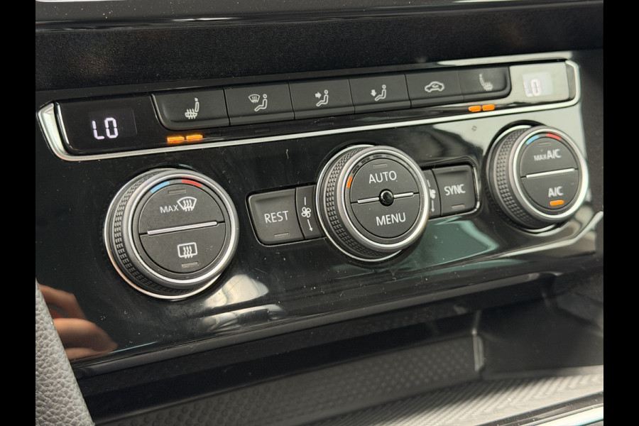Volkswagen Passat Variant BWJ 2021 | 1.4TSI 218PK PHEV GTE Business AUTOMAAT | LEDER/ALCANTARA | CLIMA | NAVI | SPORTSTOELEN | CAMERA A | STOELVERW | 17'' LMV |