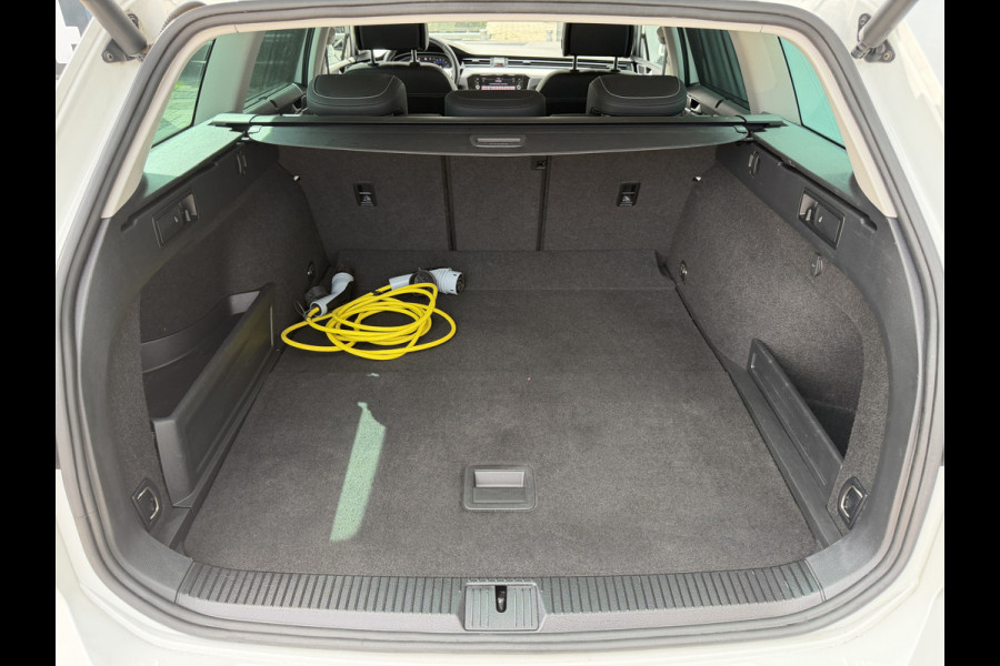 Volkswagen Passat Variant BWJ 2021 | 1.4TSI 218PK PHEV GTE Business AUTOMAAT | LEDER/ALCANTARA | CLIMA | NAVI | SPORTSTOELEN | CAMERA A | STOELVERW | 17'' LMV |