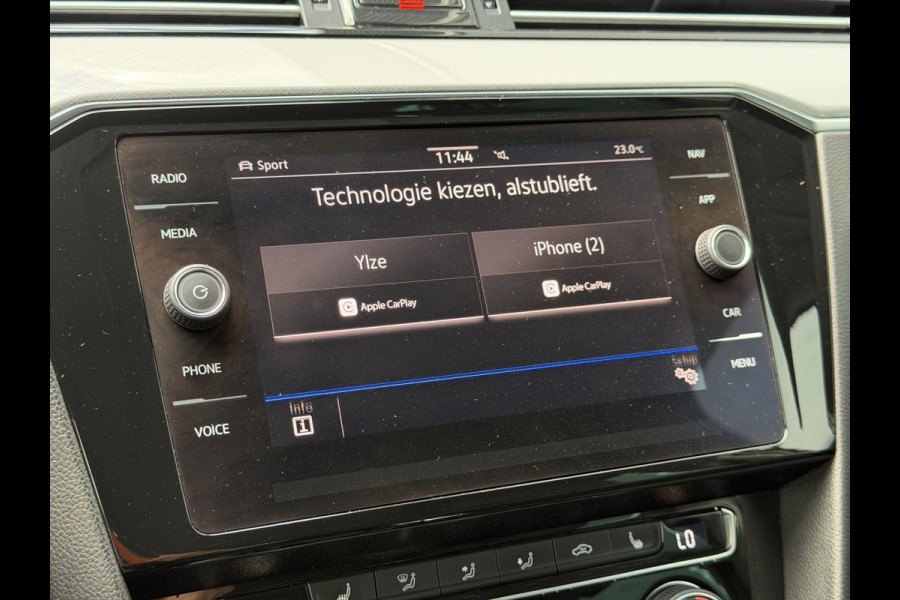 Volkswagen Passat Variant BWJ 2021 | 1.4TSI 218PK PHEV GTE Business AUTOMAAT | LEDER/ALCANTARA | CLIMA | NAVI | SPORTSTOELEN | CAMERA A | STOELVERW | 17'' LMV |