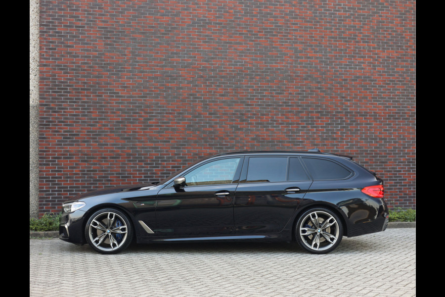 BMW 5 Serie Touring M550d xDrive | Pano - Trekhaak - HUD
