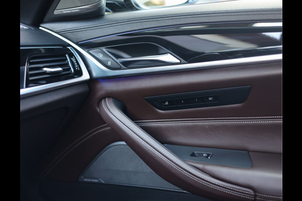 BMW 5 Serie Touring M550d xDrive | Pano - Trekhaak - HUD