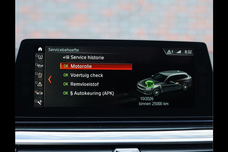 BMW 5 Serie Touring M550d xDrive | Pano - Trekhaak - HUD
