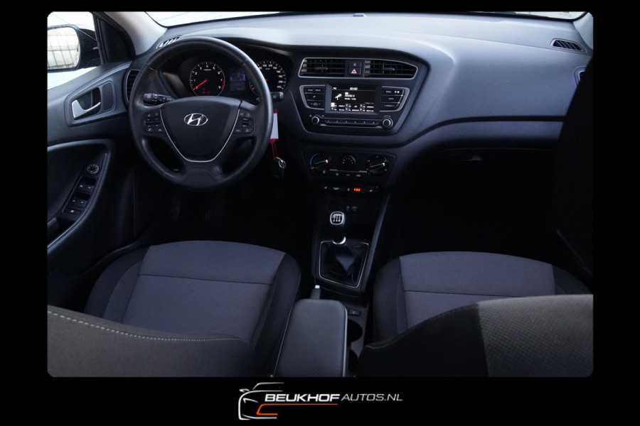Hyundai i20 1.2 HP i-Motion Trekhaak Stoelverwarming Airco