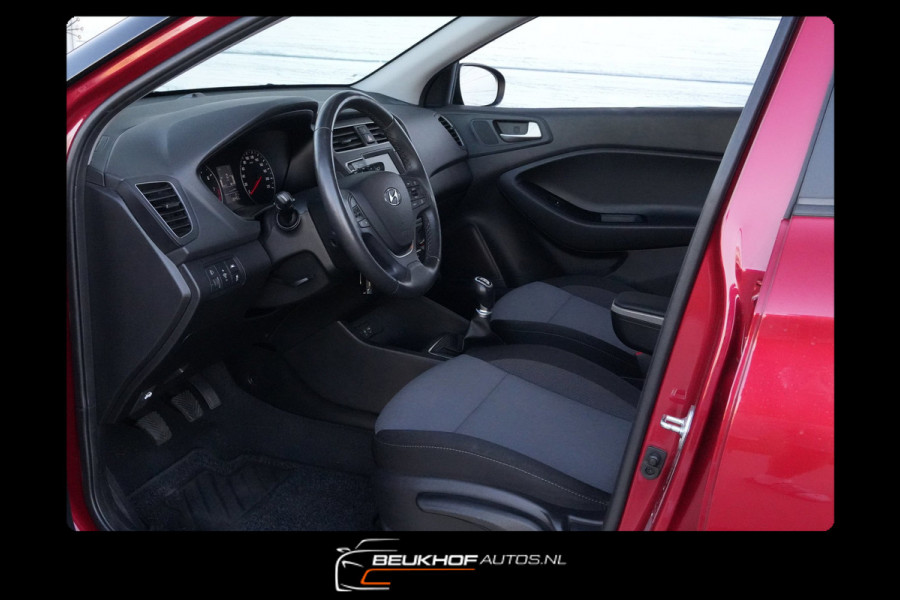 Hyundai i20 1.2 HP i-Motion Trekhaak Stoelverwarming Airco