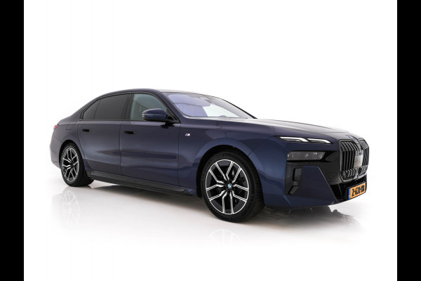 BMW i7 xDrive60 106 kWh M-Sportpack [3-Fase-11kW] {SoH-98%} (INCL.BTW) *PANO | HEAD-UP | LUXURY-LEATHER | FULL-LED | BLIND-SPOT | BOWERS&WILKINS | MEMORY-PACK | TOP-VIEW | VENTILATED/HEATED-COMFORTSEATS | SOFT-CLOSE | WIDE-SREEN-DIGICOCKPIT | KEYLESS