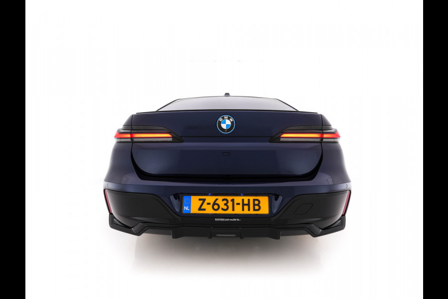 BMW i7 xDrive60 106 kWh M-Sportpack [3-Fase-11kW] {SoH-98%} (INCL.BTW) *PANO | HEAD-UP | LUXURY-LEATHER | FULL-LED | BLIND-SPOT | BOWERS&WILKINS | MEMORY-PACK | TOP-VIEW | VENTILATED/HEATED-COMFORTSEATS | SOFT-CLOSE | WIDE-SREEN-DIGICOCKPIT | KEYLESS